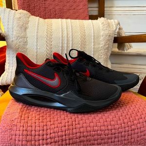 Nike - Precision V 7.5 NWT
